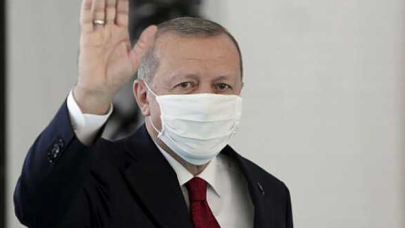 Erdoğan, muhabirin maskesini çıkarttırdı