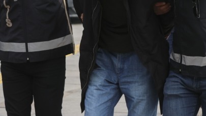 FETÖ'nün hücre evine yapılan baskında firari emniyet müdürü M.E yakalandı