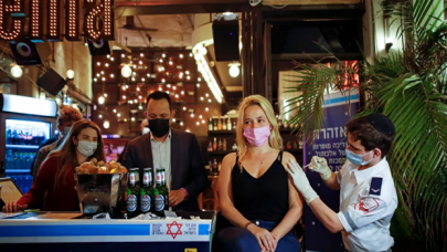 İsrail'de nüfusun yarısından fazlasına iki doz BioNTech aşısı yapıldı