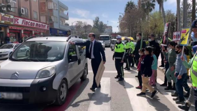 "Kırmızı çizgi" etkinliğine katılan kaymakam, ezilmekten son anda kurtuldu