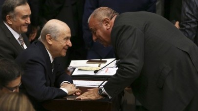 MHP'den Tuğrul Türkeş'e çok sert yanıt: Utanmaz, babana hiç mi saygın yok?