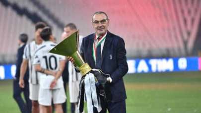 Sarri, kendisine gelen tekliflerle ilgili verdiği kararı açıkladı