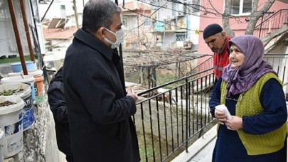 Vali kapı kapı gezip vatandaşı uyarıyor