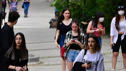 AK Partinin "Z kuşağı" planı: İlk kez oy kullanacakların aileleriyle temas edilecek