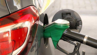 Akaryakıtta tavan fiyatlara zam