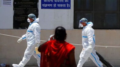 Dünya genelindeki en yüksek günlük koronavirüs vakası sayısı son 3 gündür Hindistan'da kaydediliyor