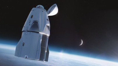 Elon Musk, yeni projesini açıkladı: Astronotlar uzayda başlarını dışarı çıkarabilecek