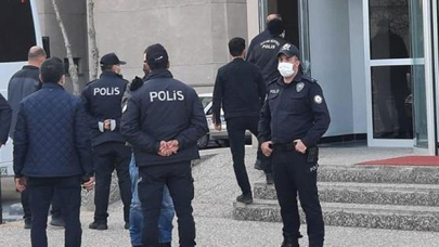 Emekli amiraller ek gözaltı süresi için adliyede...