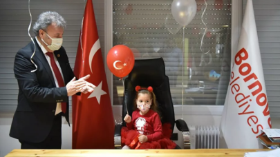 Enkaz altından çıkan küçük Ayla da makam koltuğunda