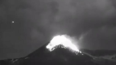 Etna yeniden başladı! Lav ve kül püskürtüyor