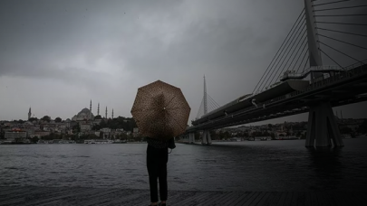 İstanbul güne yağışlı ve soğuk havayla başladı