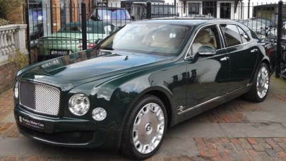 Kraliçe'den, az kullanılmış Bentley
