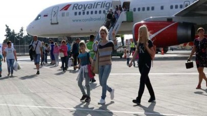 Rusların Türkiye'ye uçus yasağının nedeni "Kırım" çıktı: Türkleri beslemeyin, paramızla dron üretiyorlar