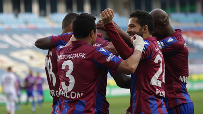 Trabzonspor, Fatih Karagümrük'ü iki golle geçti