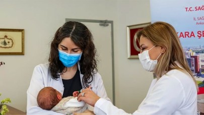 Türkiye’de bir ilk: Annesi hamileyken aşılanan bebek antikorlu doğdu