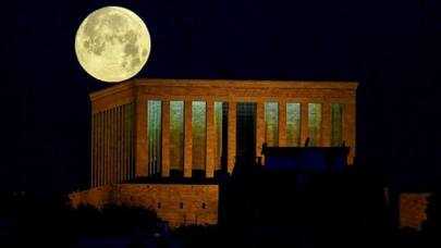 Anıtkabir'de Süper Çiçek Kanlı Ay tutulması