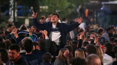 Belçika'da kısıtlamalar 7 ay sonra kaldırıldı