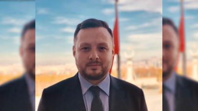 Erdoğan'ın danışmanı, ünlü isimlere hakaret etti