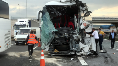 İki yolcu otobüsü çarpıştı