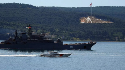 Rus savaş gemisi Çanakkale Boğazı'ndan geçti