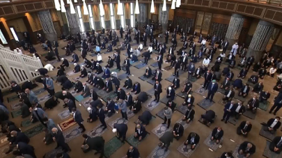 Taksim Camii’nde ilk namaz kılındı