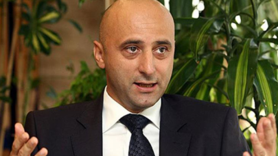 AK Parti'de çift maaşlı bir bürokrat daha...