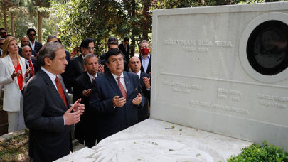 Burak Elmas, Süleyman Seba'nın mezarını ziyaret etti