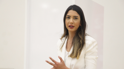 CNN Türk ünlü ekran yüzünü FOX TV'ye kaptırdı!