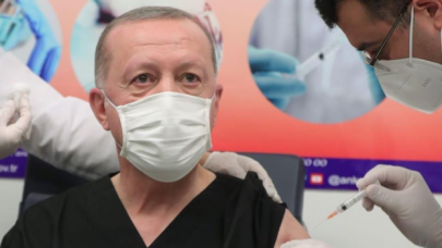Erdoğan “3 doz aşı oldum” dedi, sosyal medya ayağa kalktı!