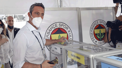 Fenerbahçe Başkanı Ali Koç, oyunu kullandı