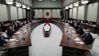 Gözler Kabine toplantısında