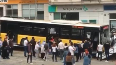 İETT otobüsü kaza yaptı