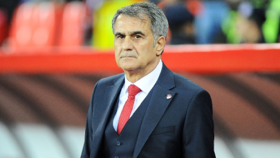 Milli takım otobüsüne Şenol Güneş'i hedef alan yazı asıldı