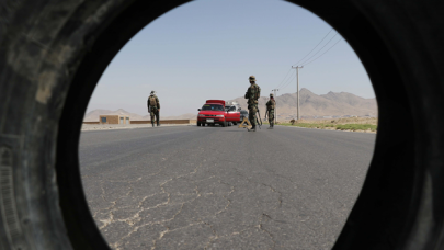 ABD, Bagram Hava Üssü'nü Afganlara devretti