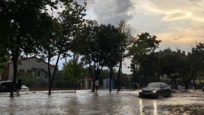 Edirne'de kuvvetli sağanak, dolu ve fırtına