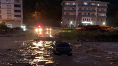 Giresun'da derenin taşması sonucu yaklaşık 200 kişi düğünde mahsur kaldı