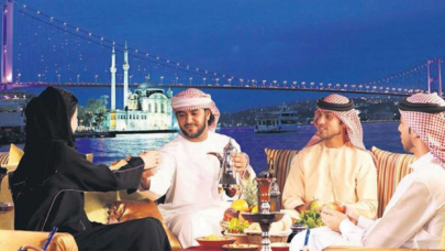 “Koronavirüs yasaklarının kalkması, ucuz TL Arap turistleri çekti”