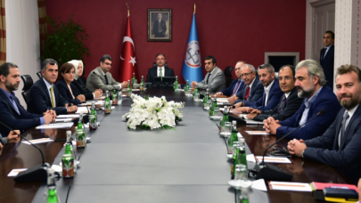 Maarif Vakfı’nın yöneticileri de çifte maaşa kavuştu