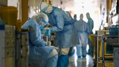 4 bin 678 koronavirüs vakası tespit edildi, 35 kişi hayatını kaybetti