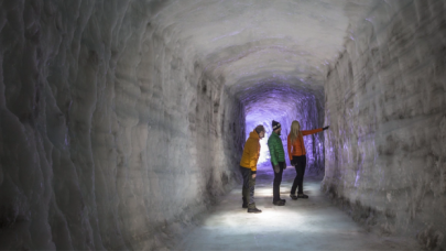 Uludağ'da dağcılar buz tüneli buldu