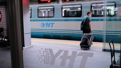 Yüksek hızlı trene yağmur engeli