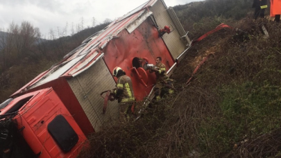 İtfaiye aracı şarampole yuvarlandı:  4 işçi yaralı!
