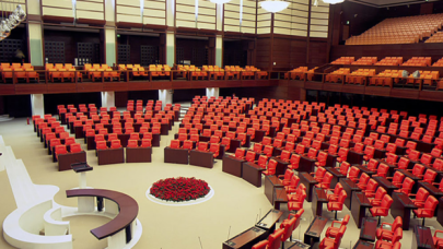 "Laiklik karşıtı eylemlerin odağı olmak" parti kapatma sebepleri arasından çıkarılıyor