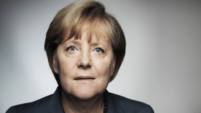 Merkel: Afgan ordusu nefes kesici bir hızda çöktü