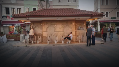 Tarihi şadırvanın "mermer" ile kaplanmasına tepki