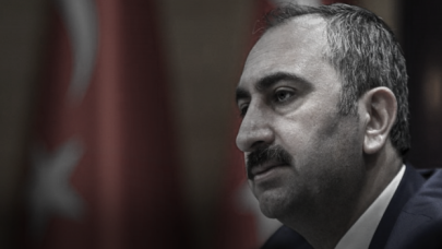 Adalet Bakanı: "Millet iradesine yönelen tüm darbeleri lanetliyorum"