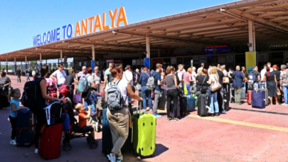Antalya'ya 5 milyonun üzerinde yabancı turist geldi