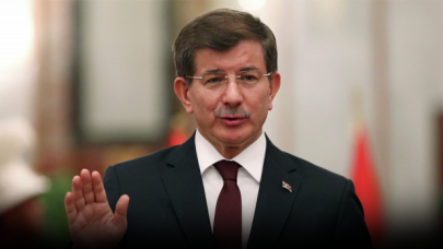 Davutoğlu: "17-25 Aralık operasyonu seçilmiş hükümete darbe teşebbüsüdür"
