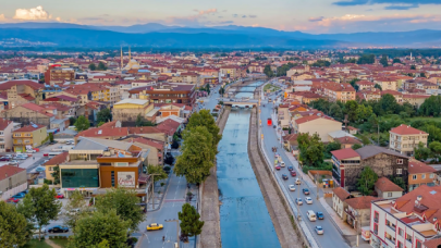 Düzce'de ev sahipleri öğrencilerden "emlakçıyım" diyerek komisyon alıyor!