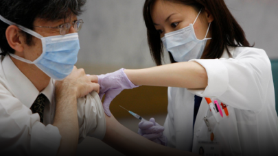 Japonya'da isteyenler koronavirüse karşı üçüncü doz aşı olabilecek